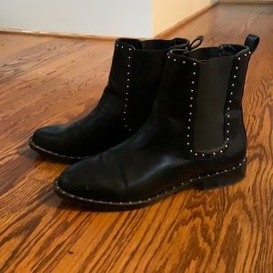 Renvy Kyrie Studded Chelsea Boots